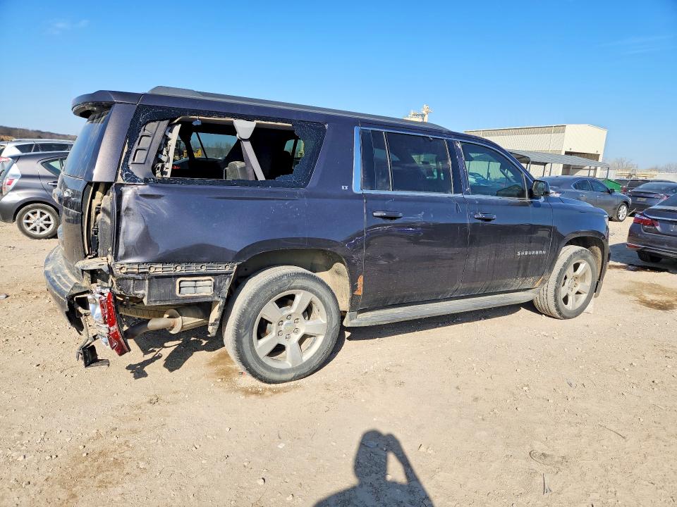 Photo 3 from auction – 2015 CHEVROLET SUBURBAN with VIN 1GNSKJKC2FR705264