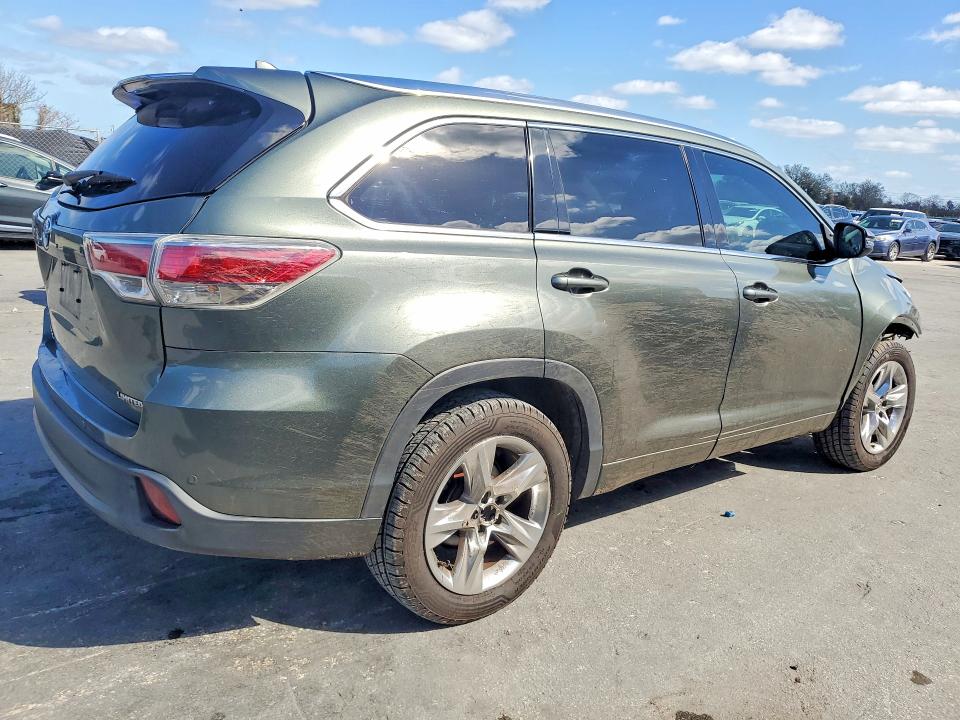 Zdjęcie 3 z aukcji – 2015 TOYOTA HIGHLANDER z VIN 5TDYKRFH4FS038755