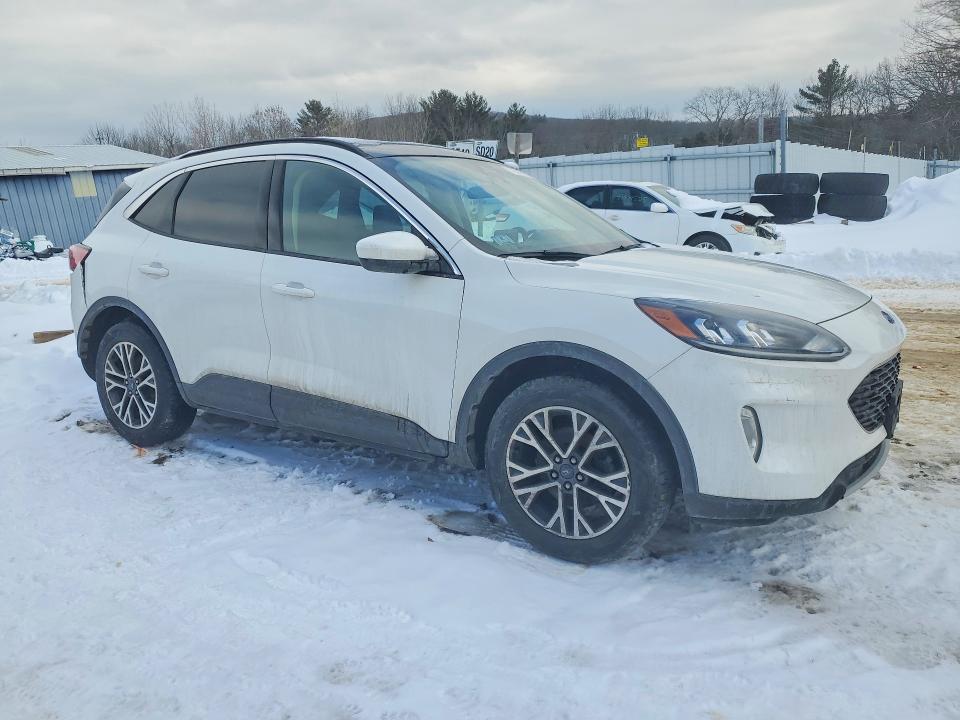 Photo 4 from auction – 2020 FORD ESCAPE with VIN 1FMCU9H68LUB27912