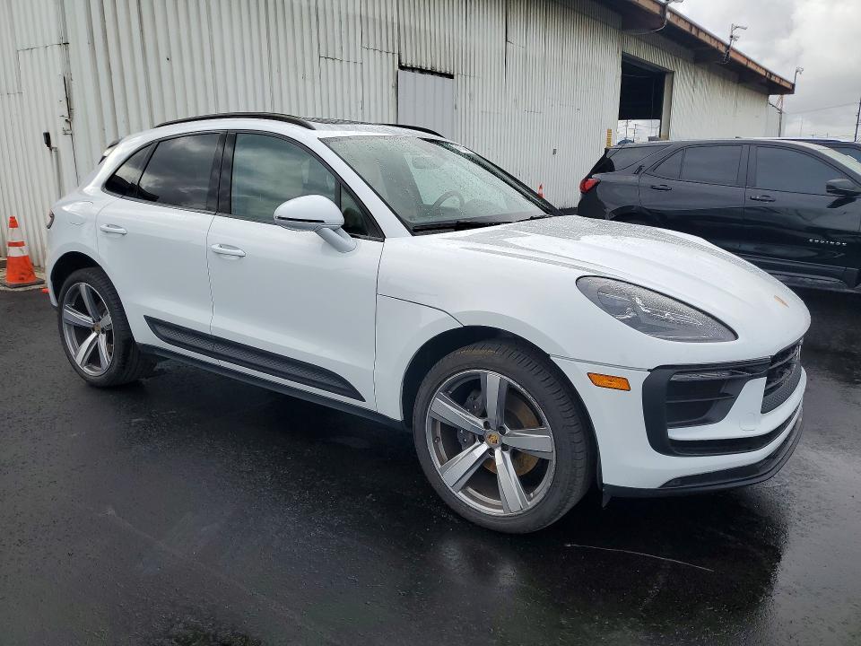 Photo 4 from auction – 2024 PORSCHE MACAN BASE with VIN WP1AA2A55RLB20992