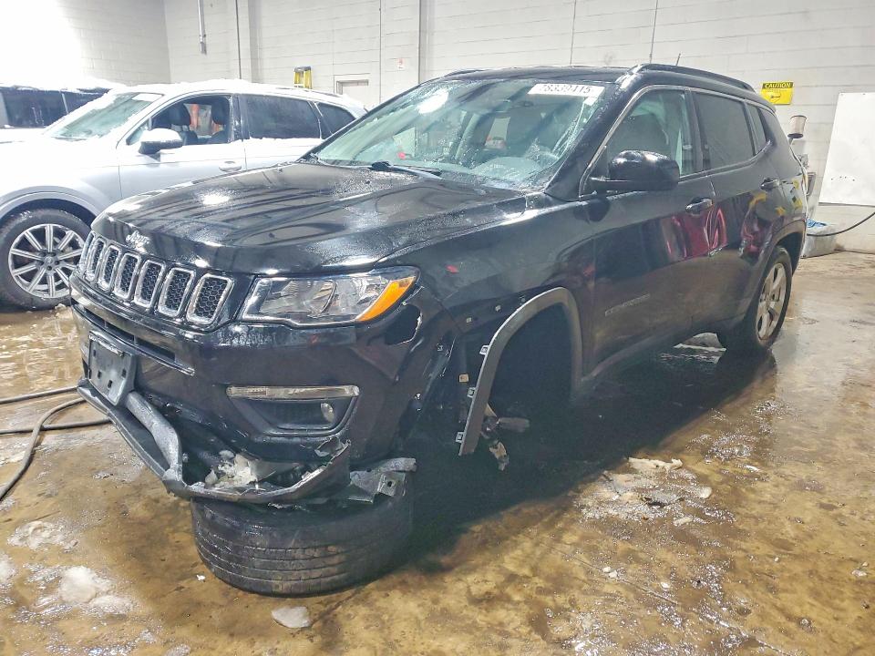Снимка 1 от търг – 2019 JEEP COMPASS с VIN 3C4NJDBB5KT734888