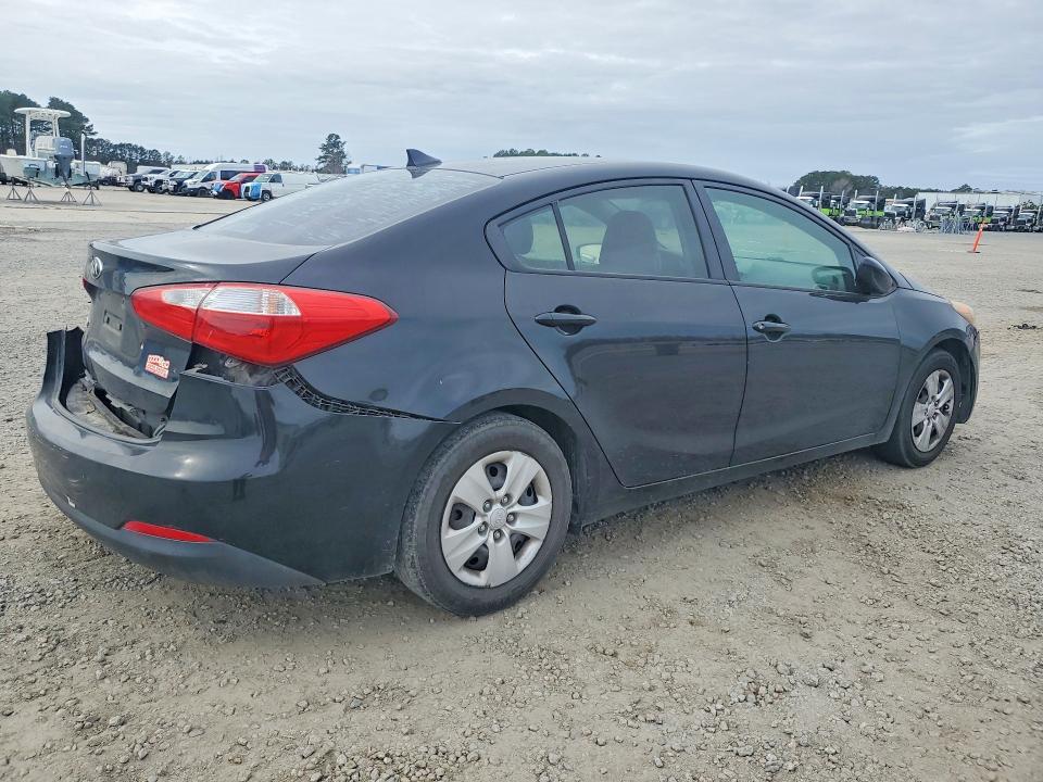 Photo 3 from auction – 2015 KIA FORTE with VIN KNAFK4A6XF5285734