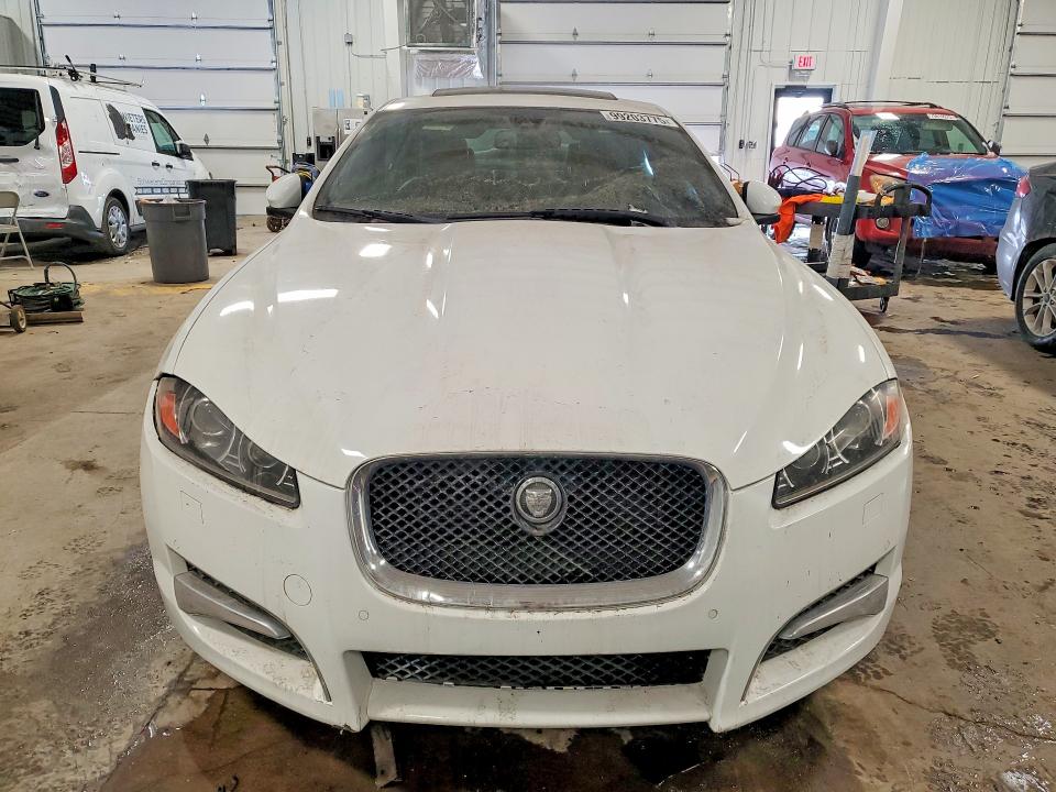 Photo 5 from auction – 2013 JAGUAR XF with VIN SAJWJ0EF3D8S78579