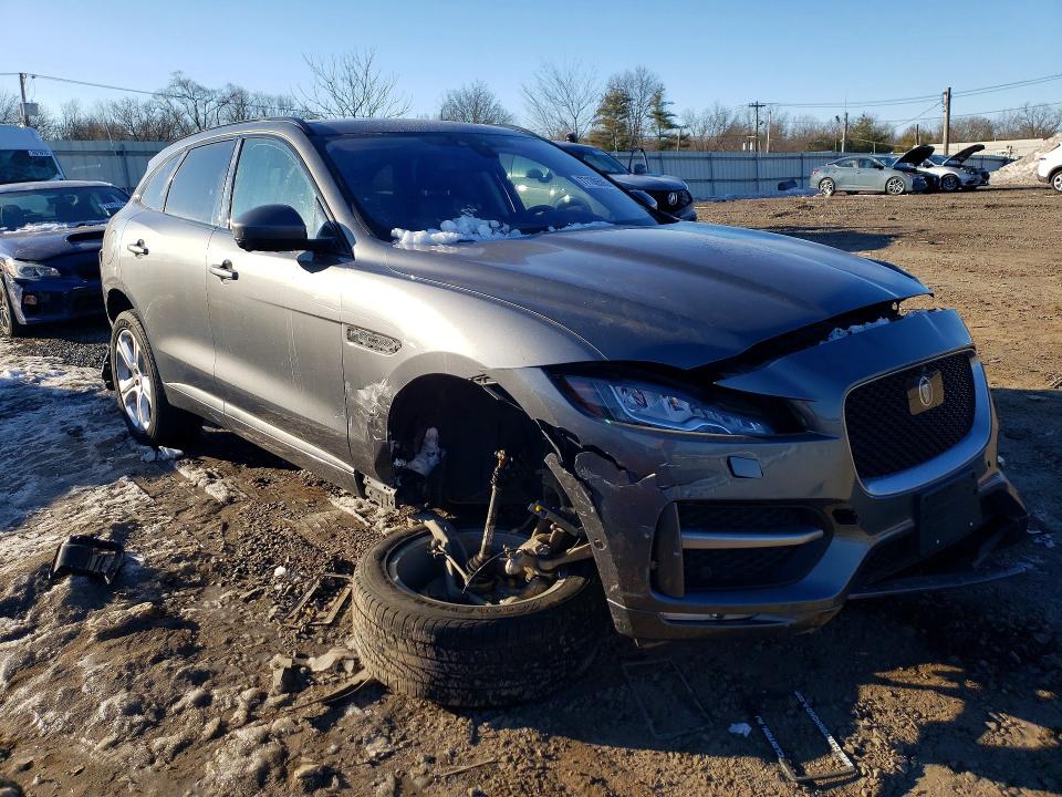 Photo 4 from auction – 2017 JAGUAR F-PACE with VIN SADCL2BV9HA065593