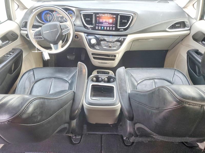 Photo 8 from auction – 2018 CHRYSLER PACIFICA with VIN 2C4RC1GG5JR320428