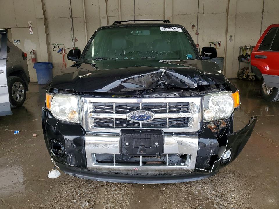 Photo 5 from auction – 2009 FORD ESCAPE LIM with VIN 1FMCU94GX9KC13077