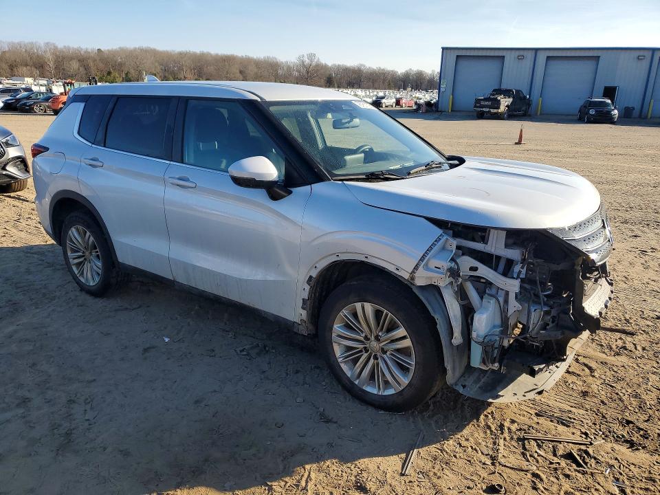Photo 4 from auction – 2022 MITSUBISHI OUTLANDER with VIN JA4J4TA89NZ033378