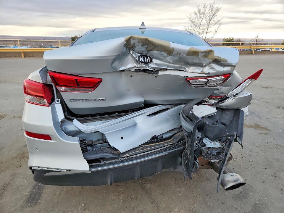 Photo 6 from auction – 2019 KIA OPTIMA with VIN 5XXGT4L37KG275790