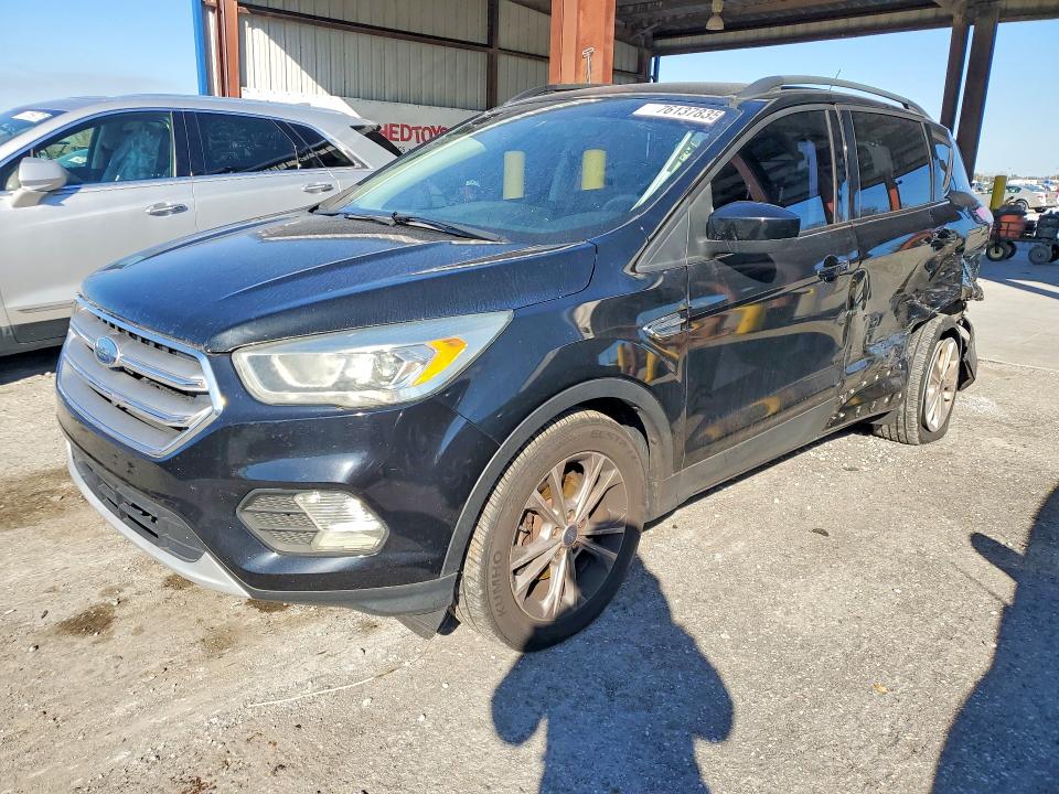 FORD ESCAPE SE 2017 with VIN 1FMCU0GD0HUC53703 - Photo from auction