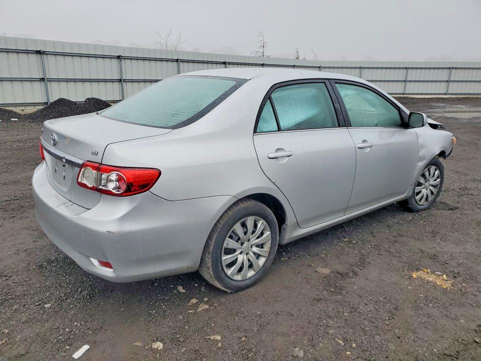 Photo 3 from auction – 2013 TOYOTA COROLLA with VIN 2T1BU4EE0DC032967