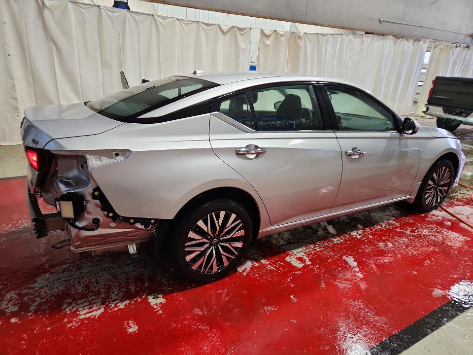 Photo 3 from auction – 2023 NISSAN ALTIMA with VIN 1N4BL4DW6PN343789