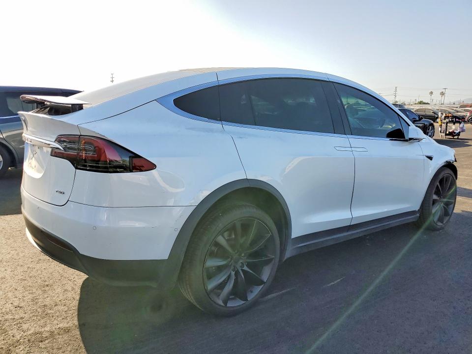 Photo 3 from auction – 2018 TESLA MODEL X with VIN 5YJXCBE29JF144922