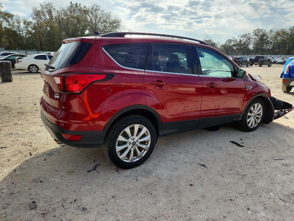 Photo 3 from auction – 2019 FORD ESCAPE with VIN 1FMCU0HD1KUA50535