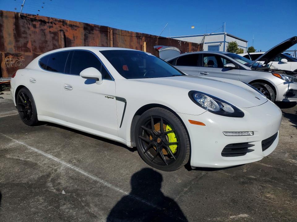 Photo 4 from auction – 2015 PORSCHE PANAMERA with VIN WP0AD2A77FL041622