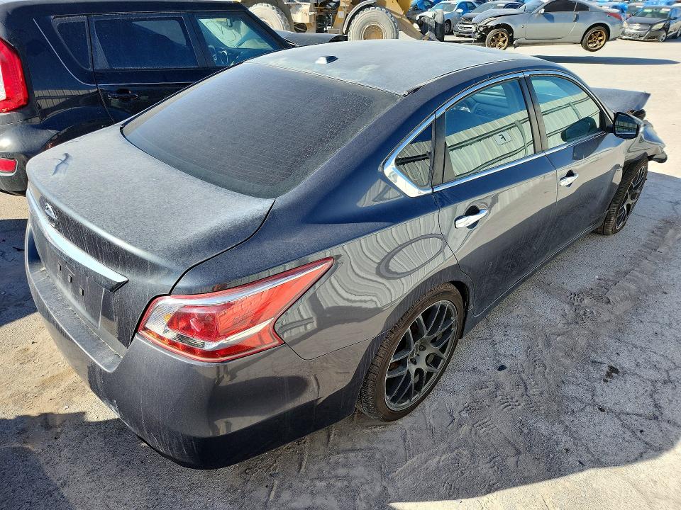 Photo 3 from auction – 2013 NISSAN ALTIMA with VIN 1N4AL3AP8DN414568