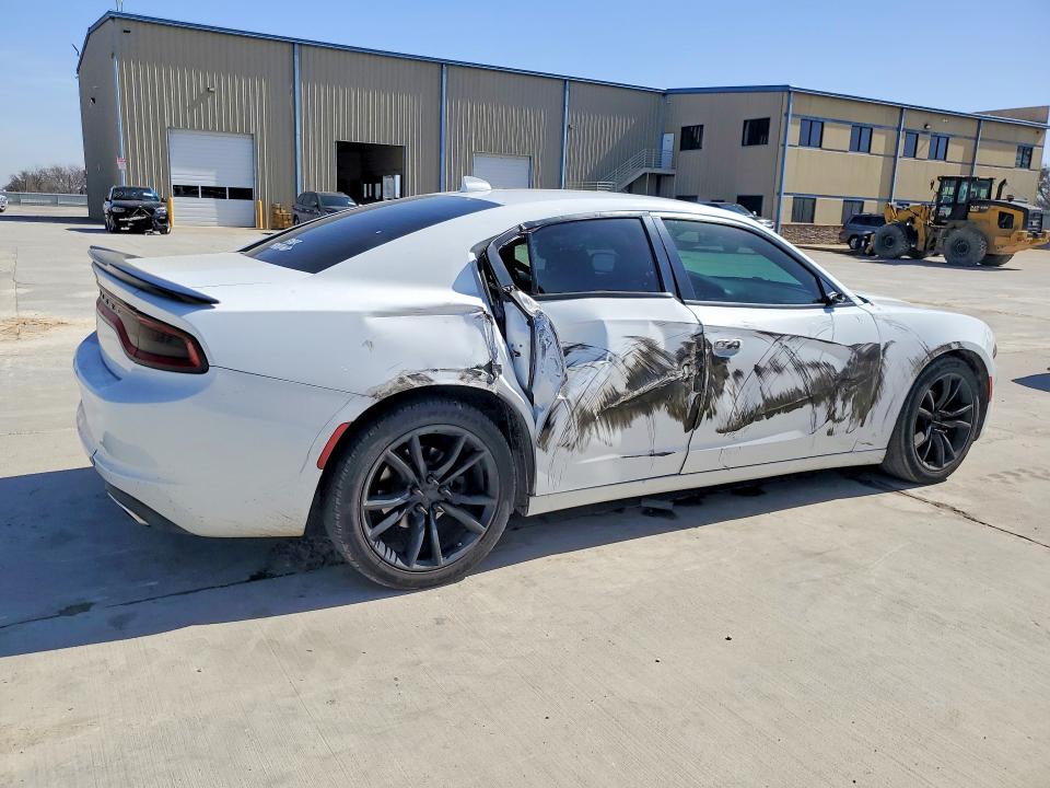 Photo 3 from auction – 2016 DODGE CHARGER with VIN 2C3CDXHG1GH143688