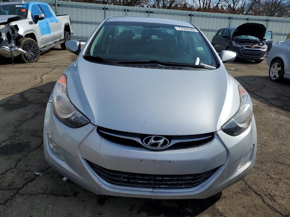 Photo 5 from auction – 2013 HYUNDAI ELANTRA GL with VIN 5NPDH4AE8DH407987