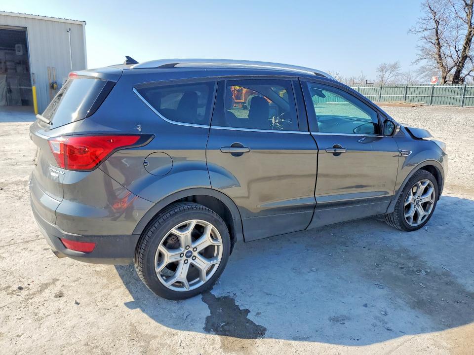 Photo 3 from auction – 2019 FORD ESCAPE with VIN 1FMCU9J91KUB94581