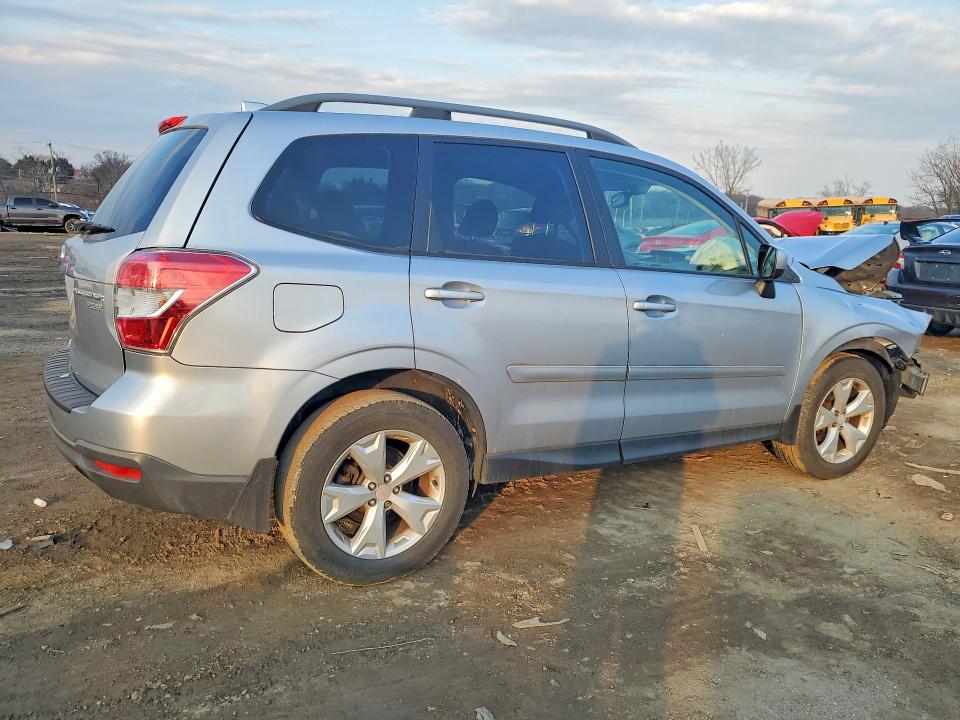 Photo 3 from auction – 2016 SUBARU FORESTER with VIN JF2SJAFC3GH565496