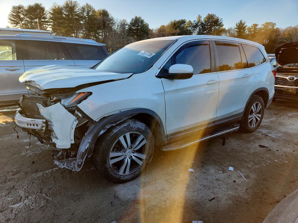 HONDA PILOT EXL 2018 with VIN 5FNYF6H56JB021880 - Photo from auction