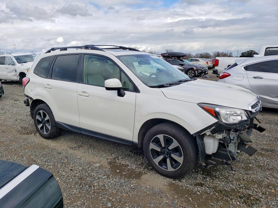 Photo 4 from auction – 2017 SUBARU FORESTER 2 with VIN JF2SJAGC2HH512885