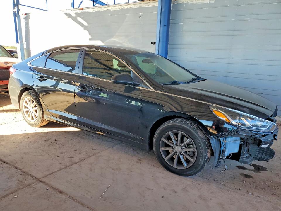 Photo 4 from auction – 2018 HYUNDAI SONATA with VIN 5NPE24AF8JH677084
