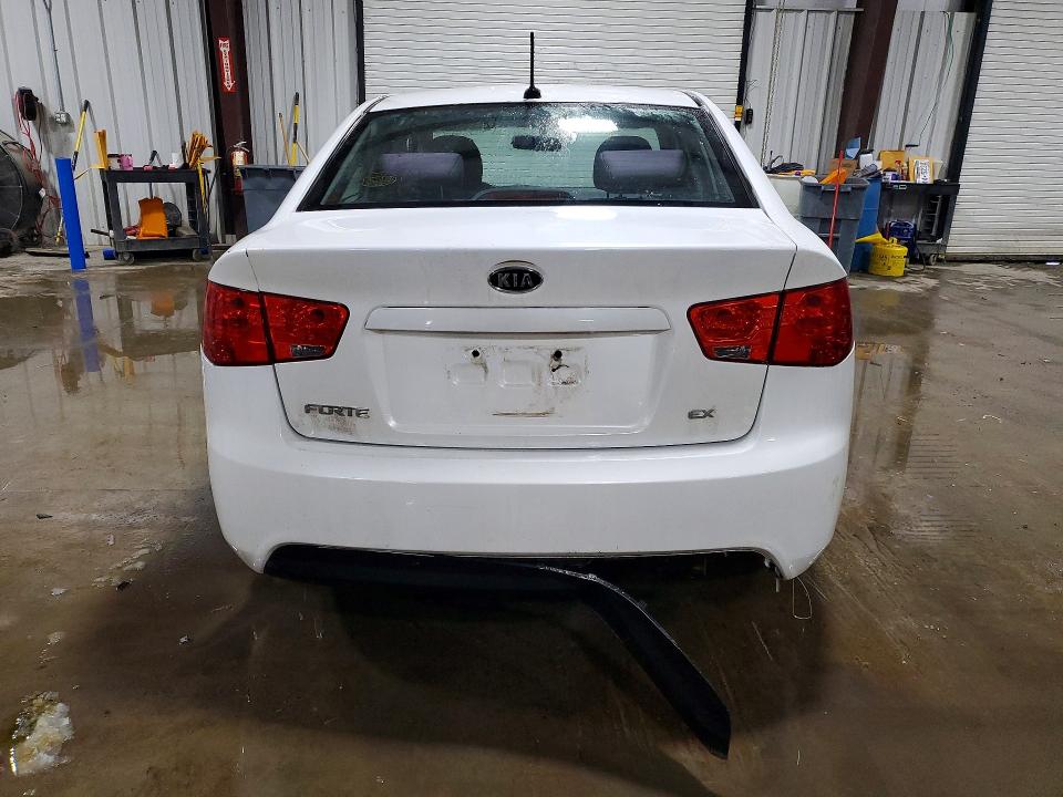 Foto 6 de la subasta – 2013 KIA FORTE EX con VIN KNAFU4A27D5722741