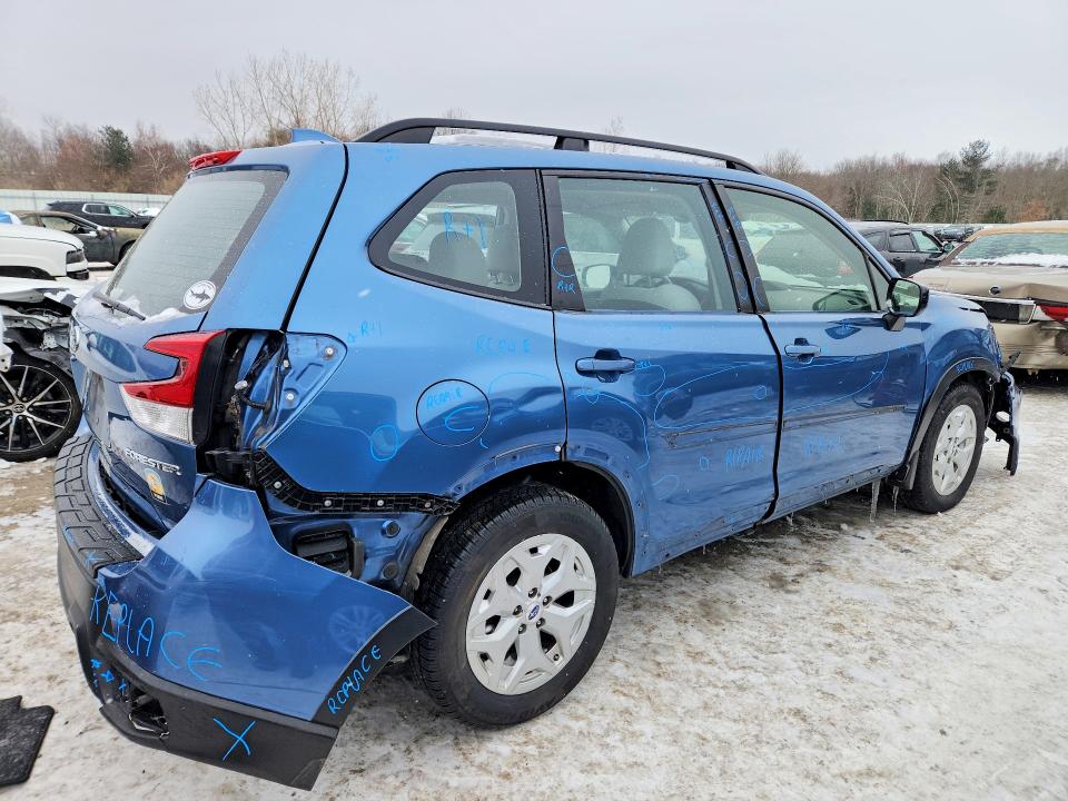 Photo 3 from auction – 2019 SUBARU FORESTER with VIN JF2SKACC8KH573247