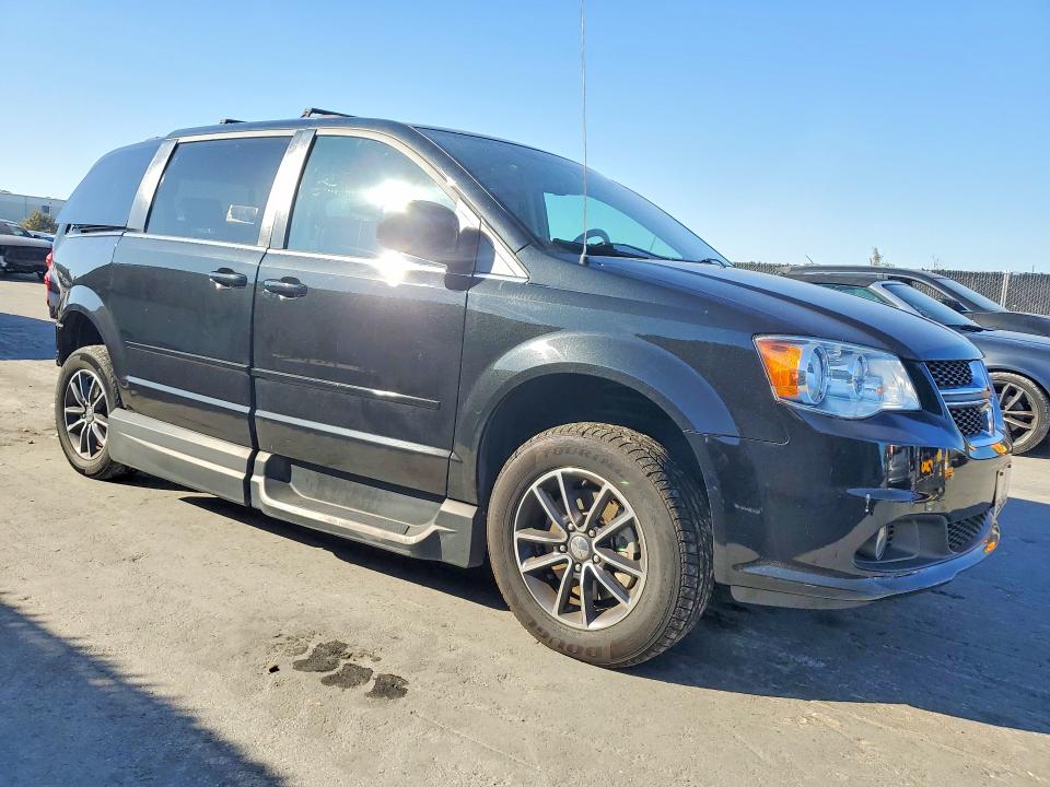 Photo 4 from auction – 2017 DODGE GRAND CARAVAN with VIN 2C4RDGCG1HR692414