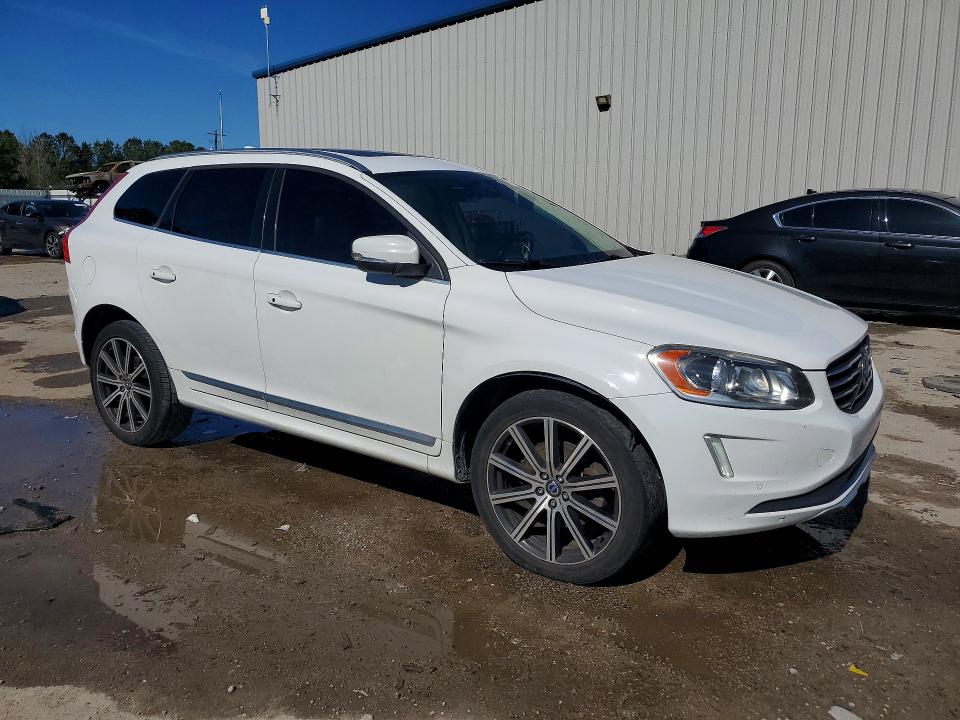 Photo 4 from auction – 2015 VOLVO XC60 T6 PR with VIN YV449MDK1F2730598