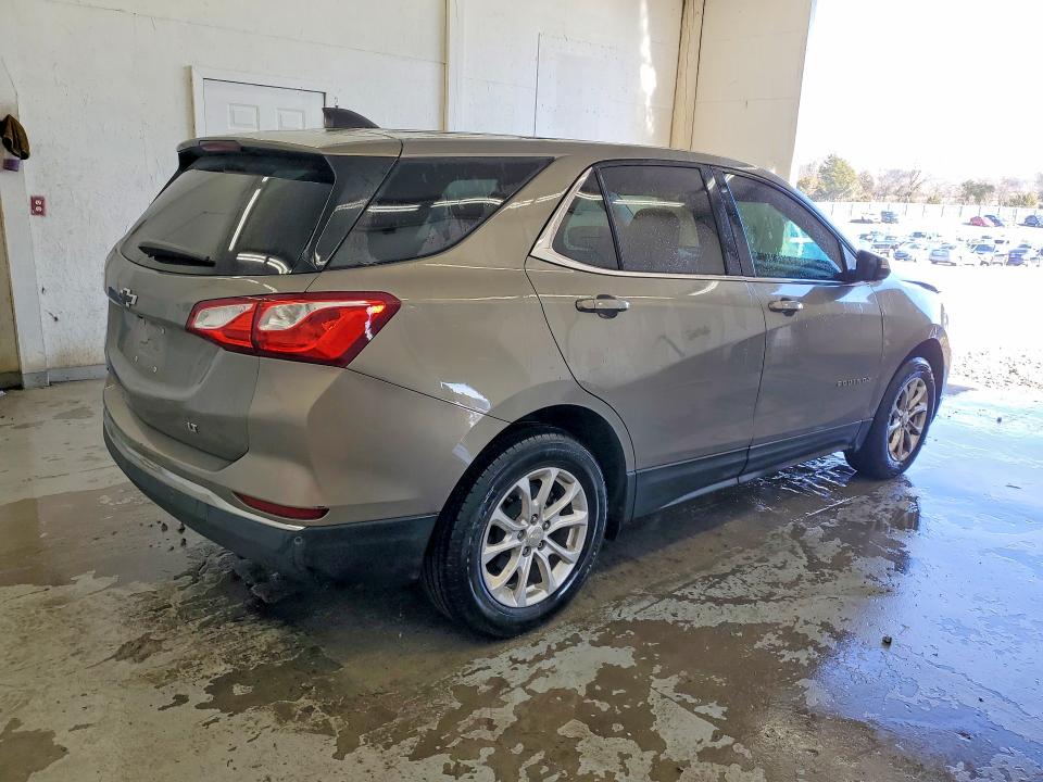 Снимка 3 от търг – 2018 CHEVROLET EQUINOX с VIN 3GNAXJEV9JS535971