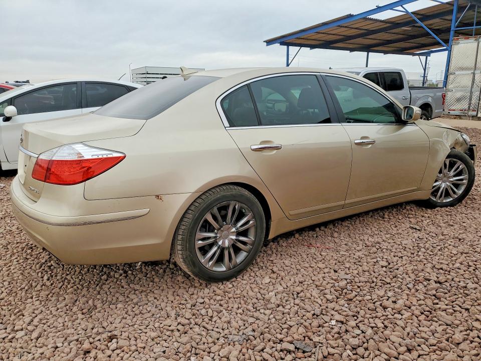 Photo 3 from auction – 2011 HYUNDAI GENESIS with VIN KMHGC4DE5BU140653