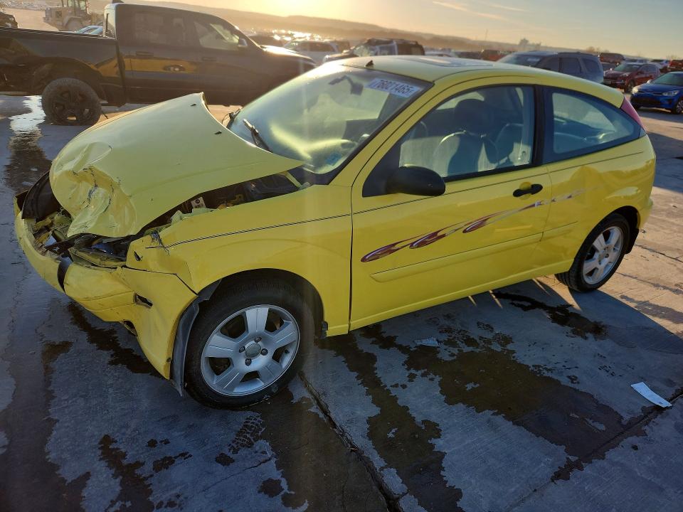 FORD FOCUS 2005 with VIN 3FAFP31N05R123361 - Photo from auction