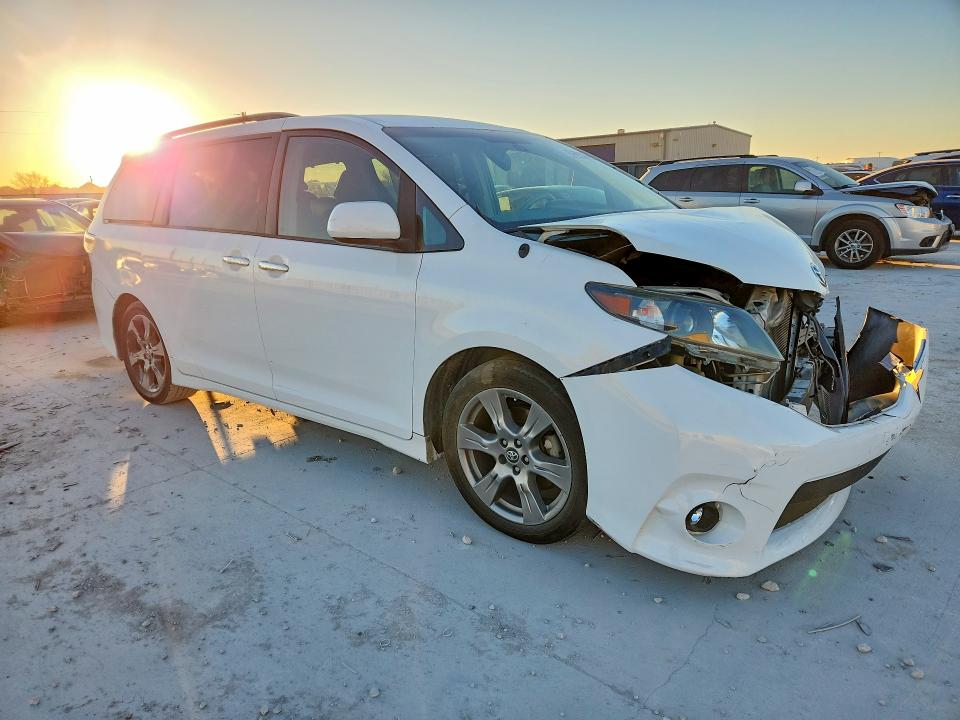 Photo 4 from auction – 2014 TOYOTA SIENNA SPO with VIN 5TDXK3DCXES427804