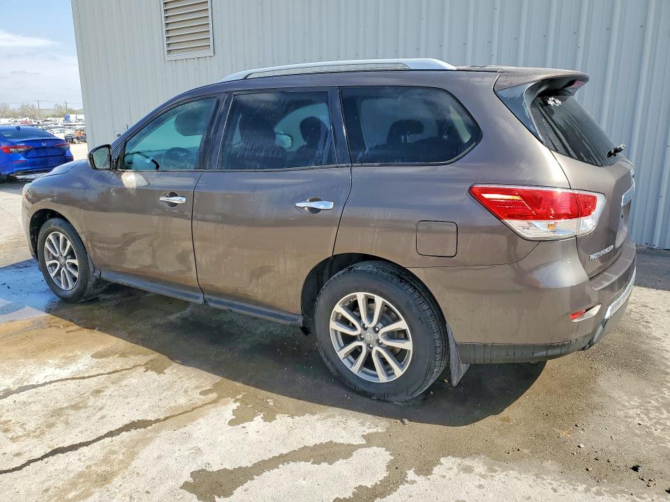 Photo 2 from auction – 2015 NISSAN PATHFINDER with VIN 5N1AR2MN4FC652179