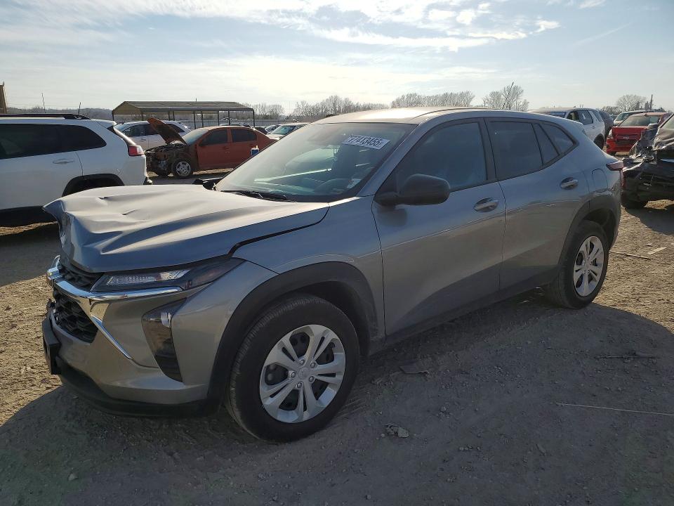CHEVROLET TRAX 2025 with VIN KL77LFEP0SC179637 - Photo from auction