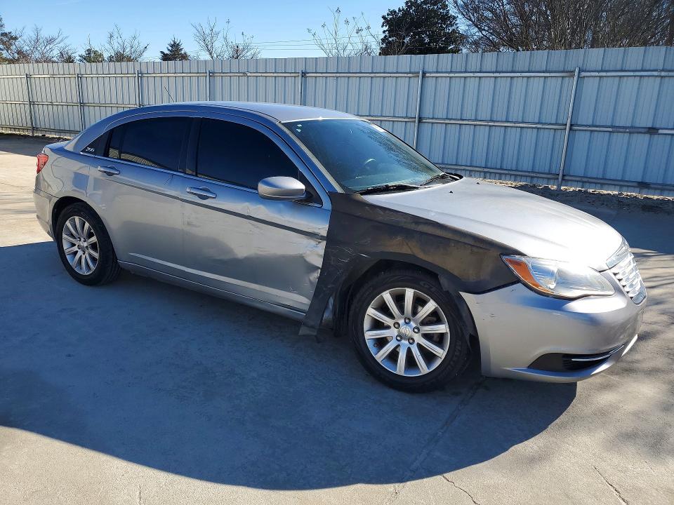 Photo 4 from auction – 2014 CHRYSLER 200 TOURIN with VIN 1C3CCBBB6EN137635