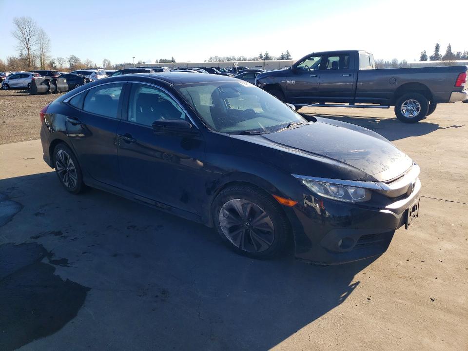 Photo 4 from auction – 2017 HONDA CIVIC with VIN 2HGFC1F37HH640952