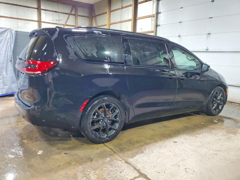 Photo 3 from auction – 2025 CHRYSLER PACIFICA L with VIN 2C4RC1GG0SR524538