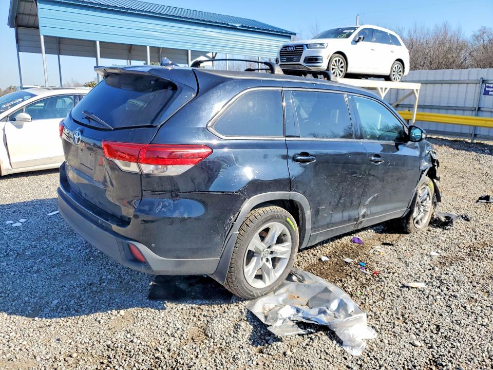 Photo 3 from auction – 2019 TOYOTA HIGHLANDER with VIN 5TDDZRFH4KS712701