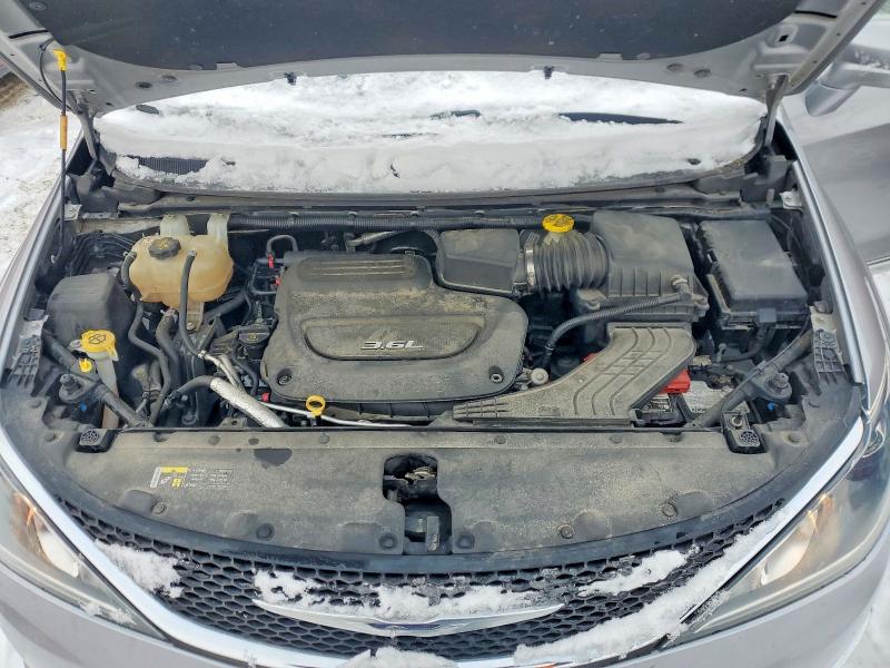 Photo 12 from auction – 2017 CHRYSLER PACIFICA T with VIN 2C4RC1EGXHR832781
