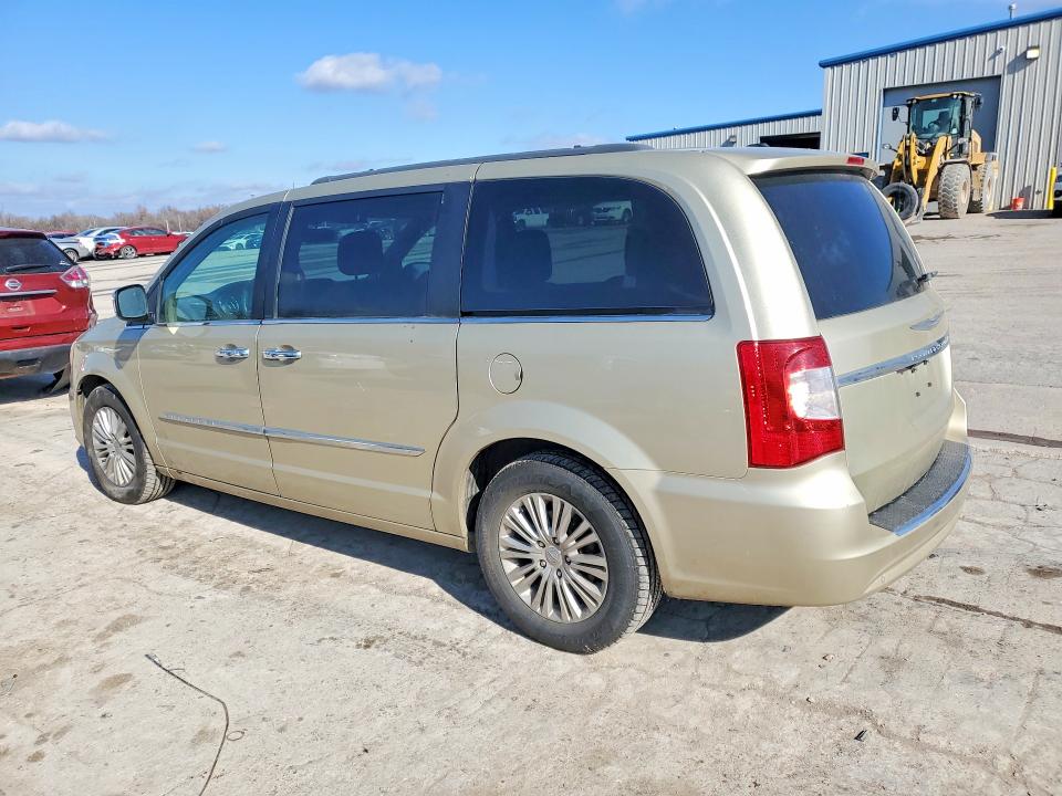 Photo 2 from auction – 2011 CHRYSLER TOWN & COU with VIN 2A4RR8DGXBR746350