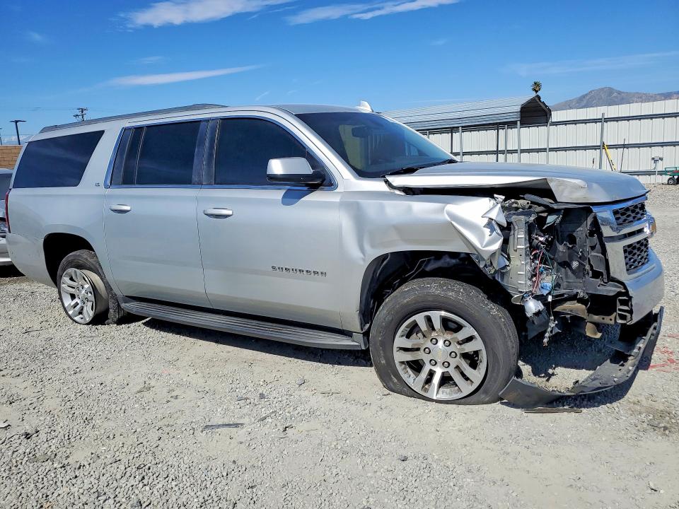 Photo 4 from auction – 2016 CHEVROLET SUBURBAN with VIN 1GNSCGKC0GR332033