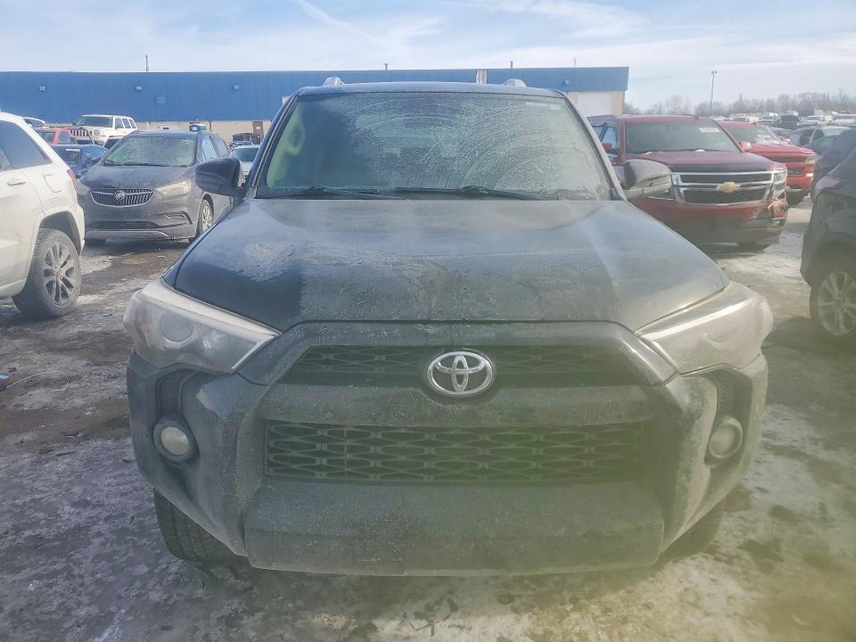 Zdjęcie 5 z aukcji – 2014 TOYOTA 4RUNNER z VIN JTEBU5JR1E5175628