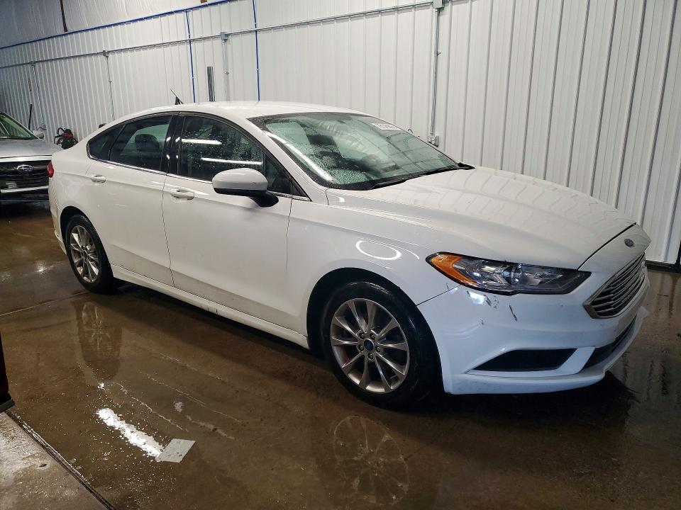 Photo 4 from auction – 2017 FORD FUSION with VIN 3FA6P0H70HR155740