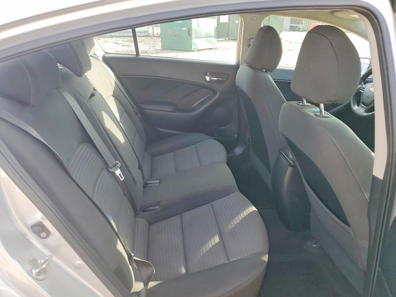 Photo 10 from auction – 2015 KIA FORTE LX with VIN KNAFX4A69F5391903