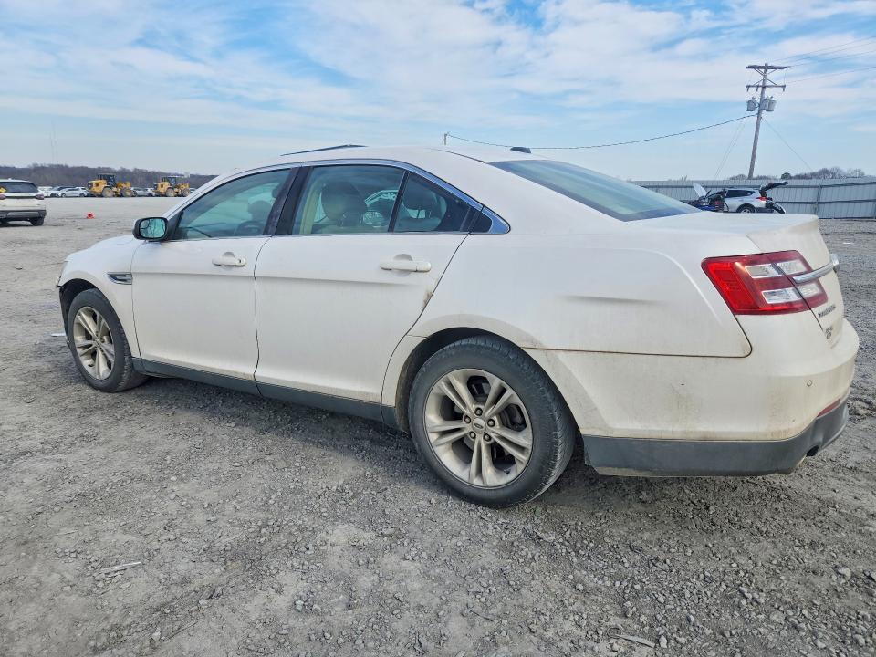 Photo 2 from auction – 2014 FORD TAURUS SEL with VIN 1FAHP2E87EG130550