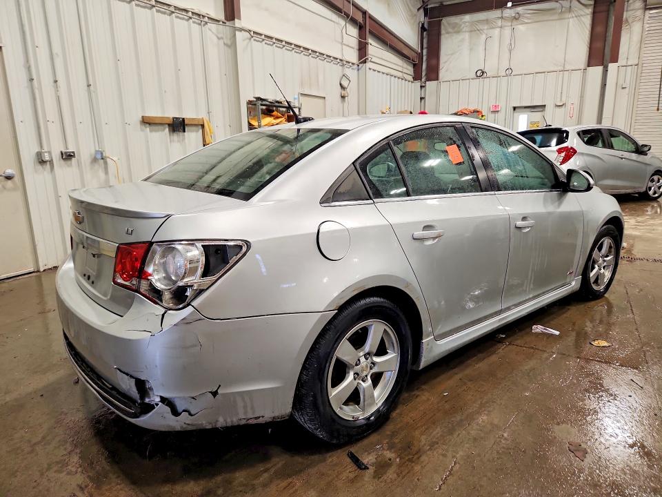 Photo 3 from auction – 2014 CHEVROLET CRUZE with VIN 1G1PC5SB1E7374397