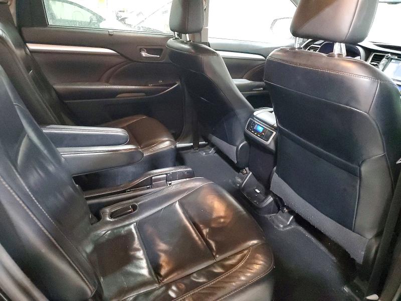 Photo 11 from auction – 2015 TOYOTA HIGHLANDER with VIN 5TDJKRFH6FS189677
