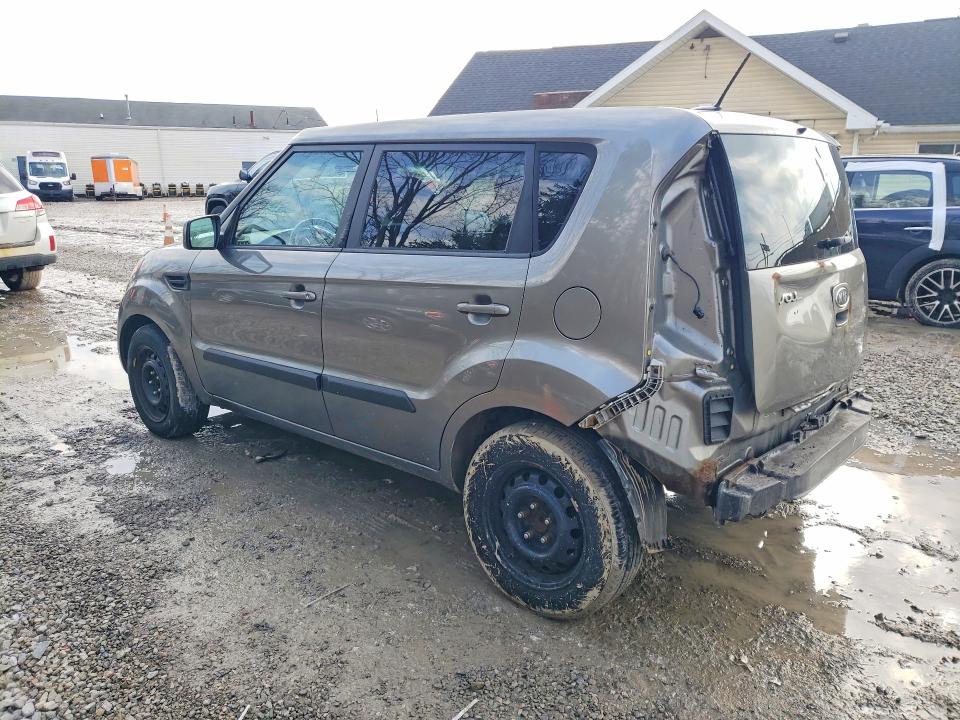 Photo 2 from auction – 2011 KIA SOUL + with VIN KNDJT2A24B7248835